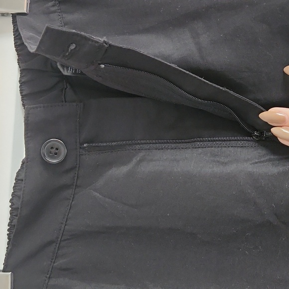 NWOT H&M DIVIDED high waisted black cargo pants, size M - Picture 6 of 8